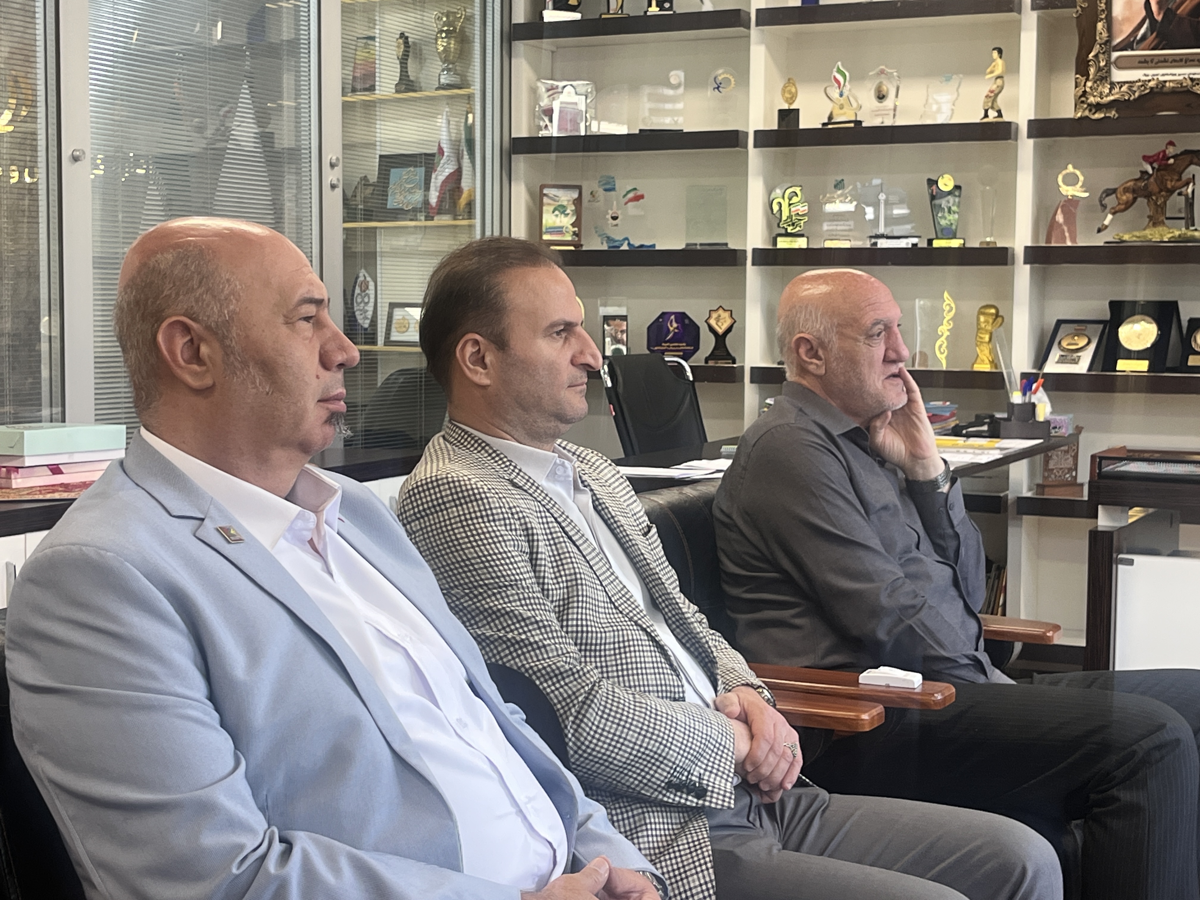 دیدار مسئولان ورزش ناشنوایان تهران با مدیر کل ورزش و‌جوانان